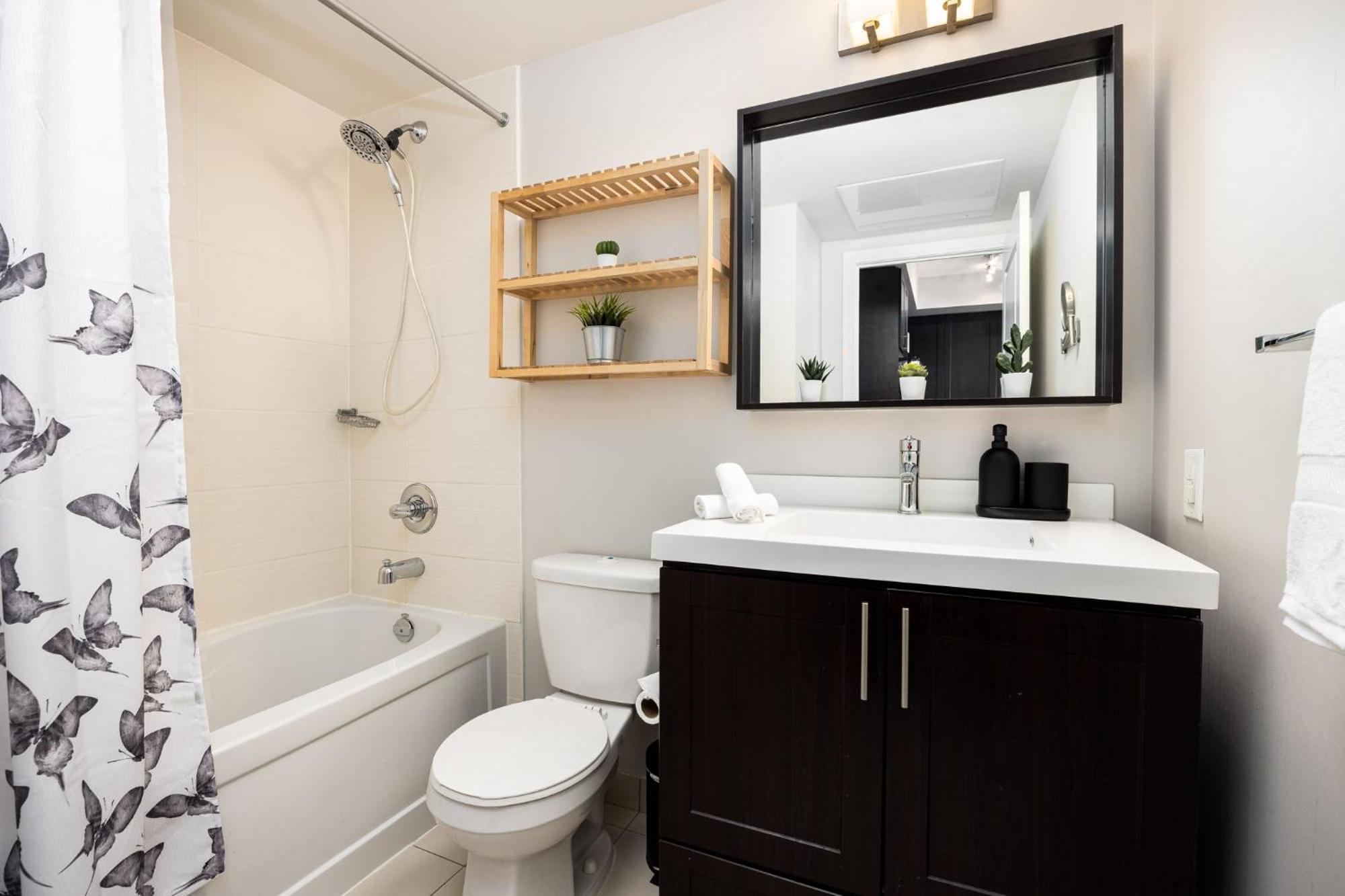 Dwtn Condo Near Cn Tower! W/ Free Parking Toronto Exterior foto