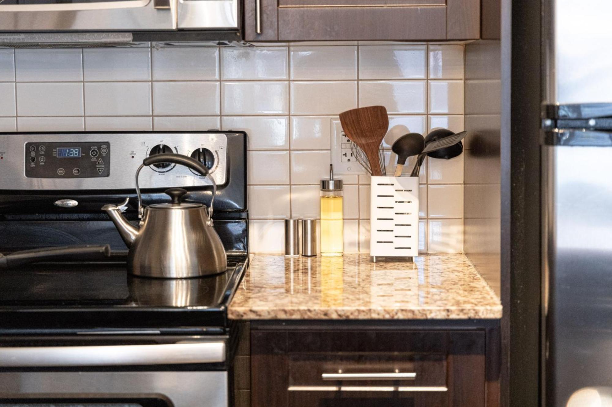 Dwtn Condo Near Cn Tower! W/ Free Parking Toronto Exterior foto